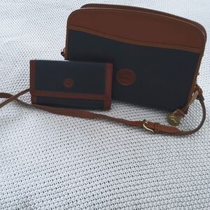 Vintage DOONEY & BOURKE Classic Zip Top Navy Leather 2 tone Bag & Wallet